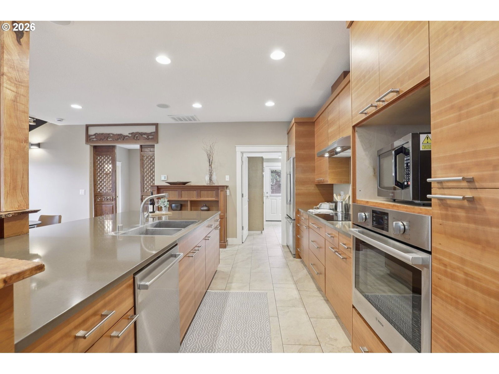 Listing photo 4 of 34, 302 PHOENIX WAY, Vancouver, WA, 98661