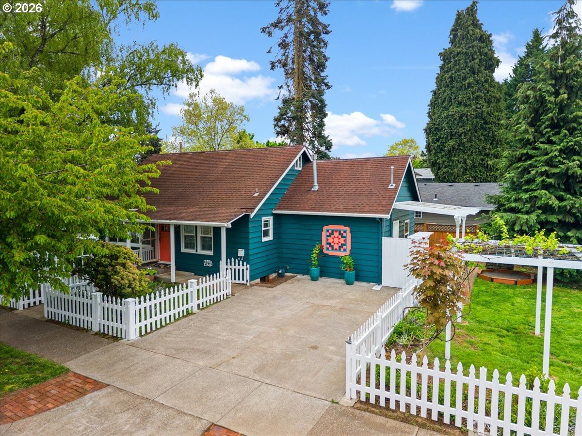 Primary listing photo, 374 NE EDISON ST, Hillsboro, OR, 97124
