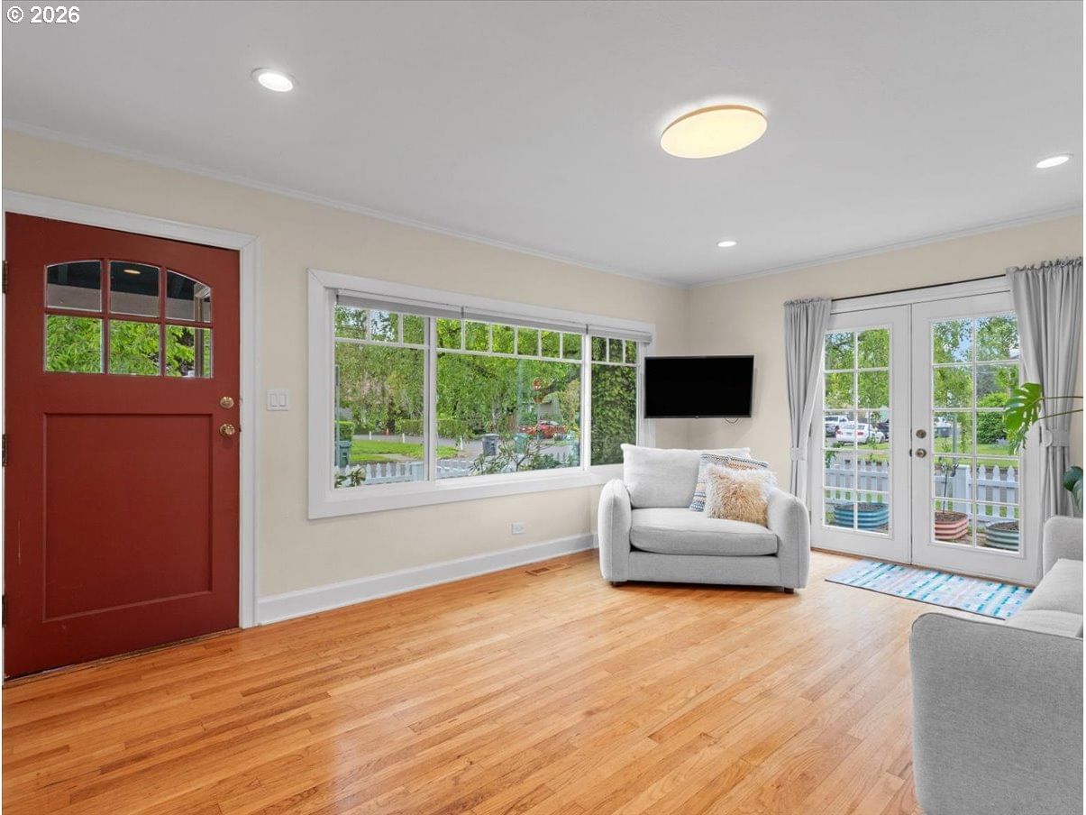 Listing photo 5 of 27, 374 NE EDISON ST, Hillsboro, OR, 97124