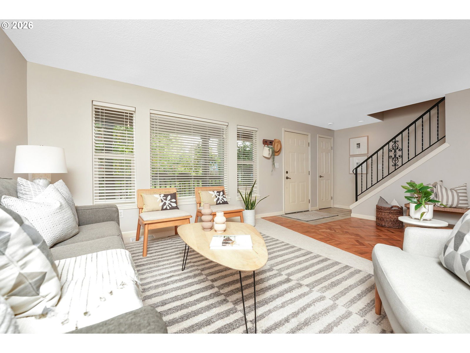 Listing photo 5 of 43, 6807 SE 50TH AVE, Portland, OR, 97206