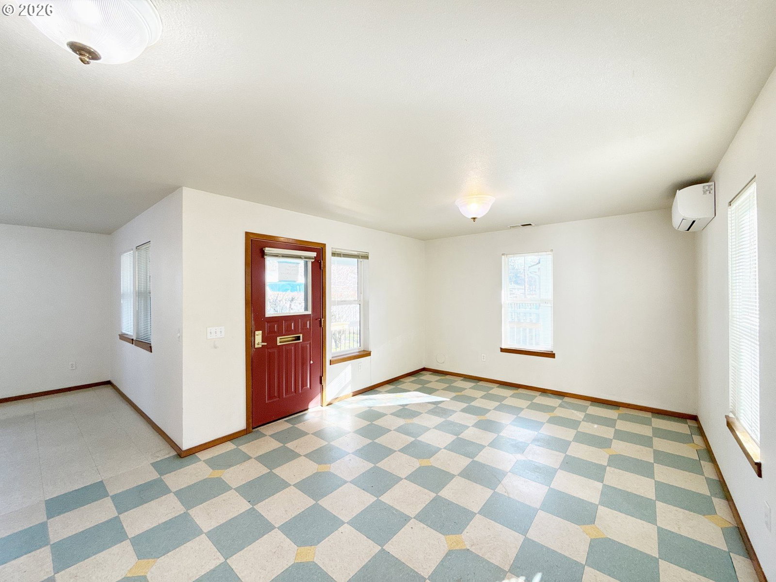 Listing photo 4 of 25, 217 NE 192ND AVE, Portland, OR, 97230