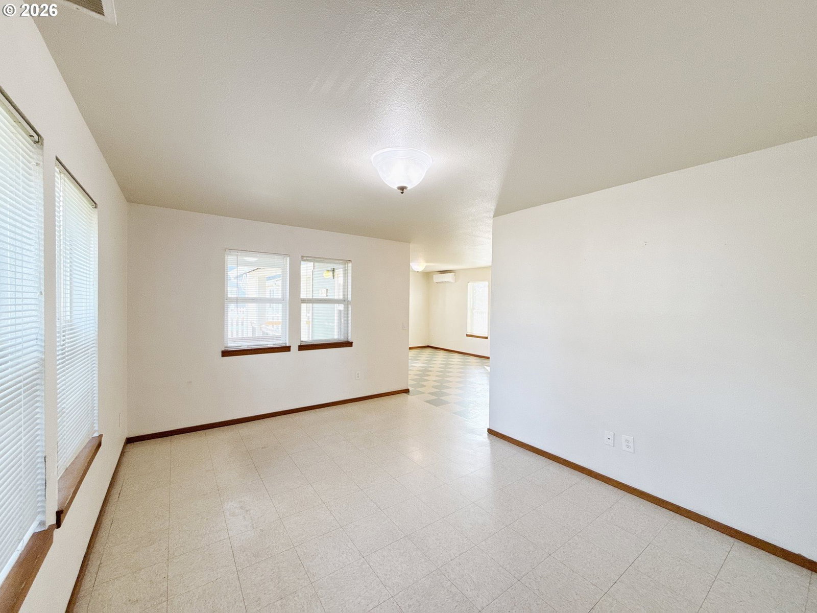 Listing photo 5 of 25, 217 NE 192ND AVE, Portland, OR, 97230