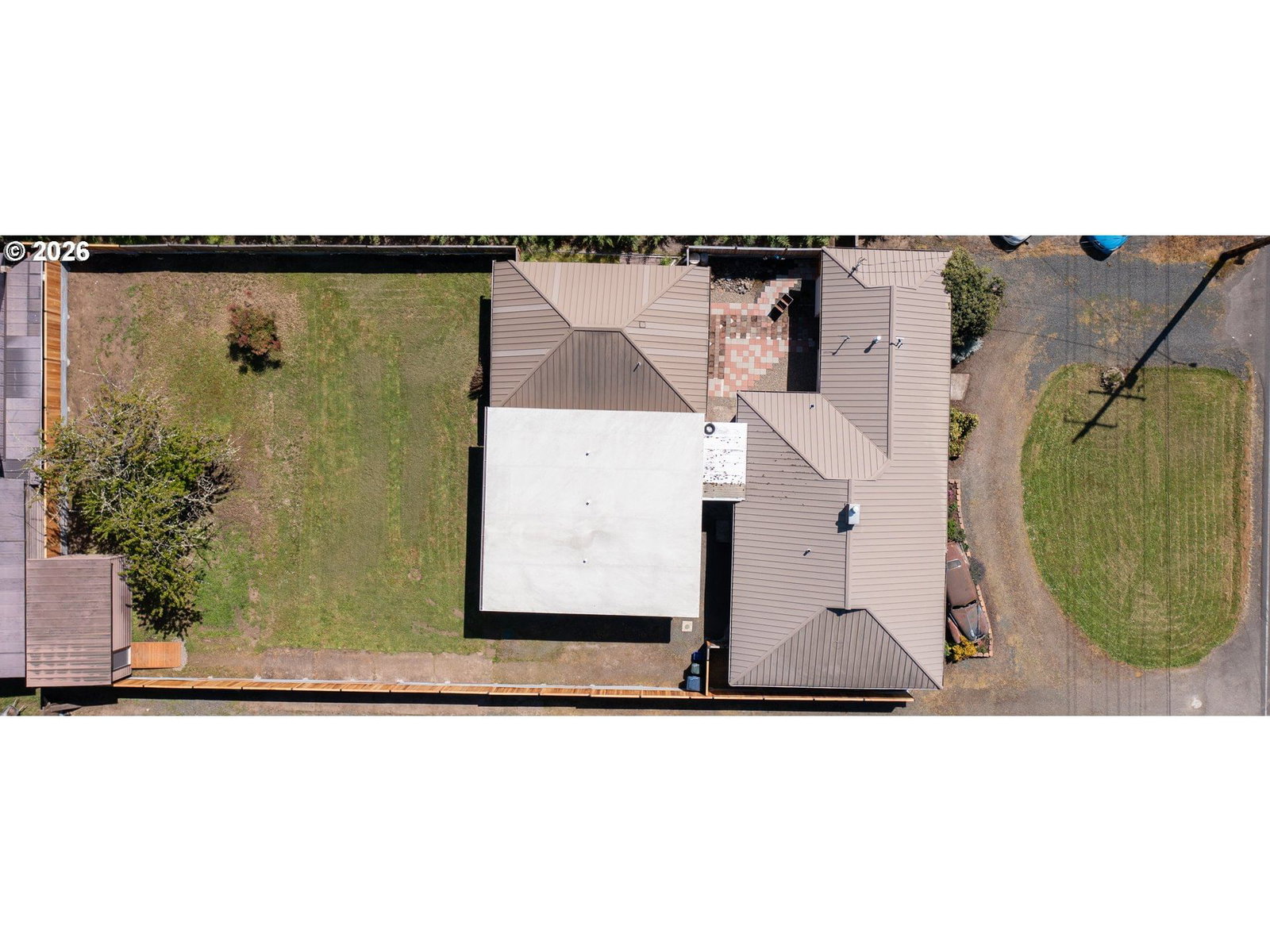 Listing photo 4 of 48, 2897 Game Farm RD, Springfield, OR, 97477