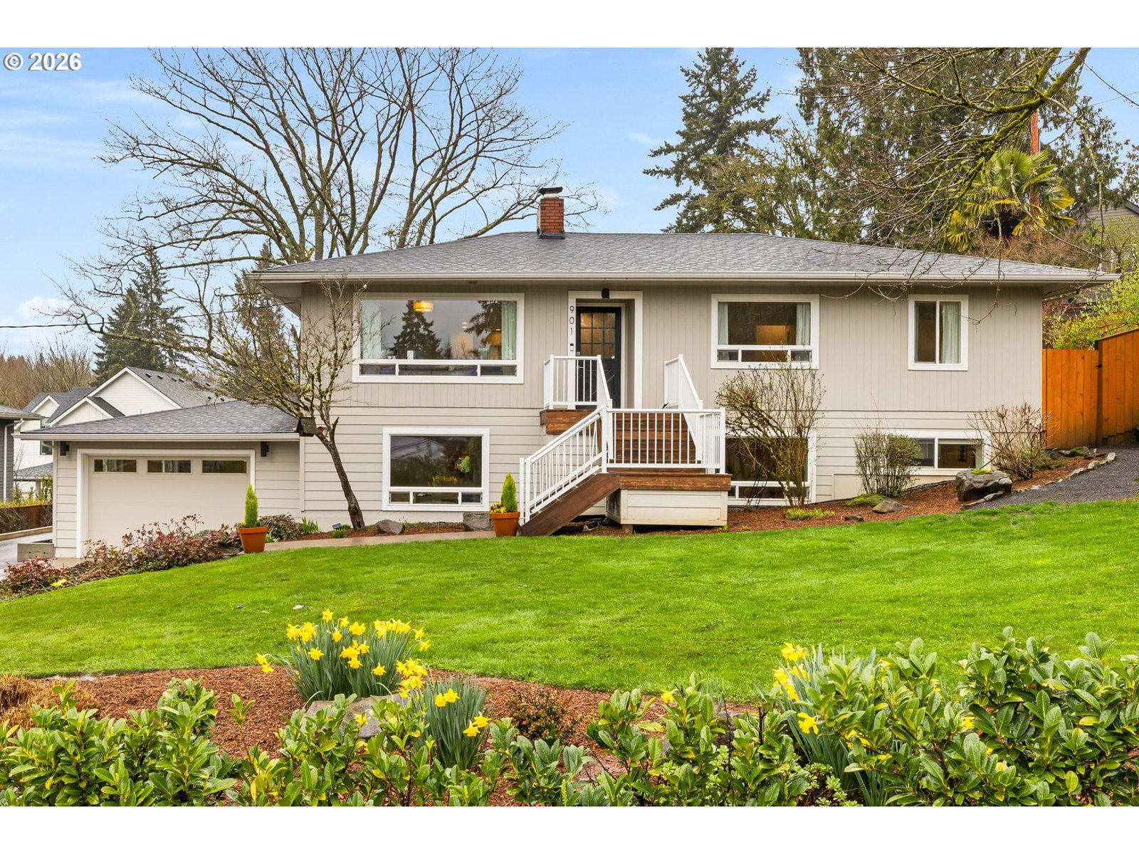 Primary listing photo, 901 SW MAPLECREST CT, Portland, OR, 97219