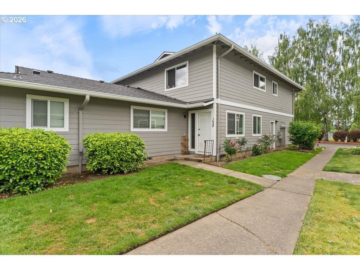 Listing photo 1 of 6