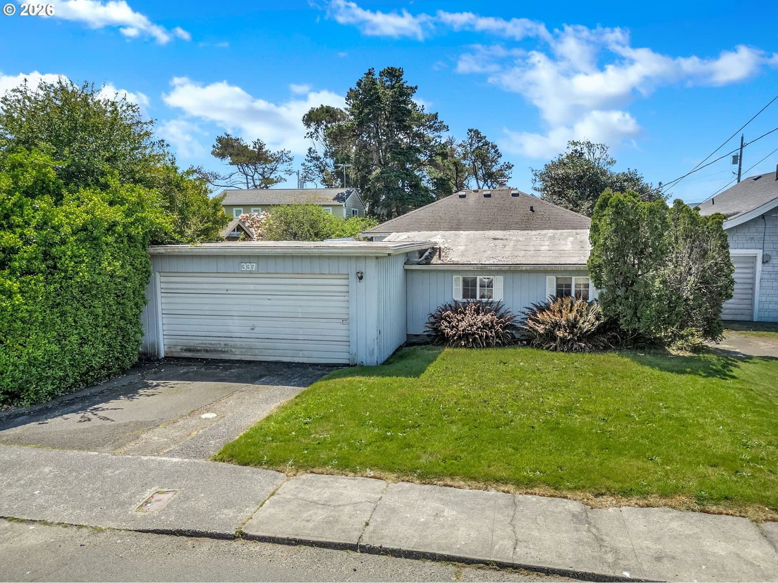 Listing photo 1 of 6
