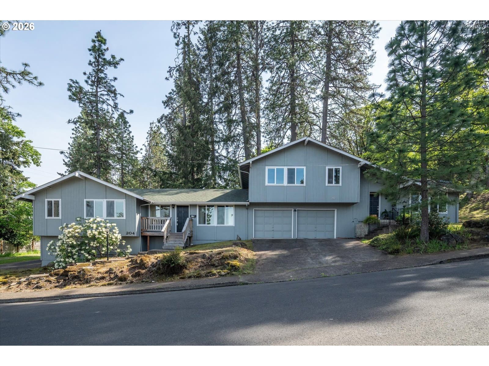 Listing photo 1 of 6