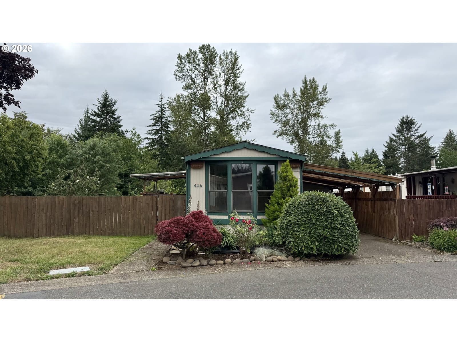 Listing photo 1 of 6