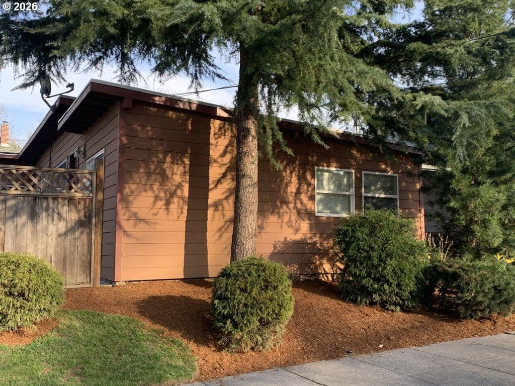 Listing photo 1 of 6