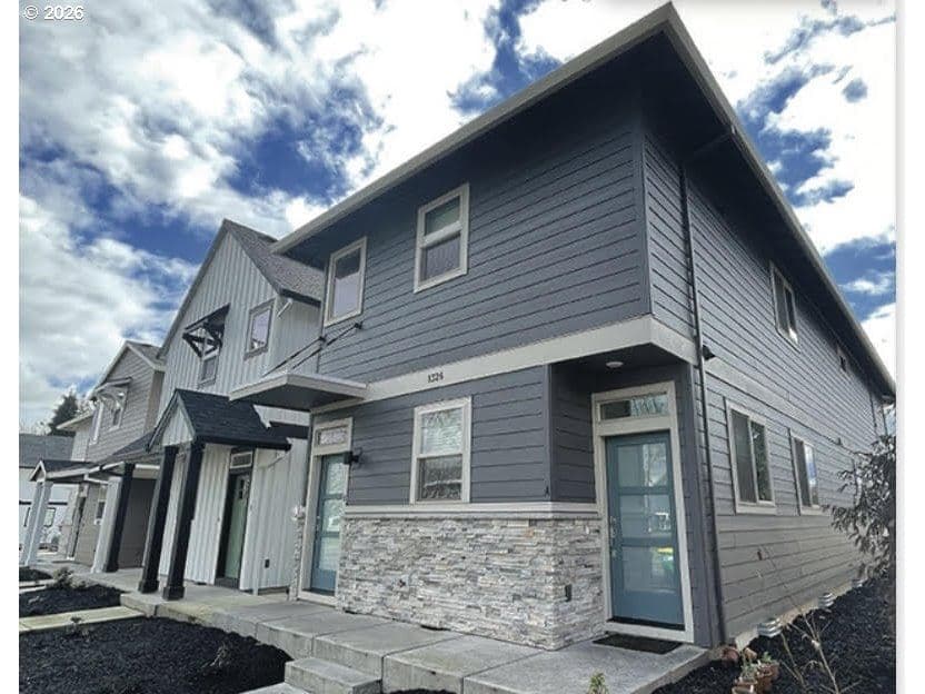 Listing photo 1 of 1