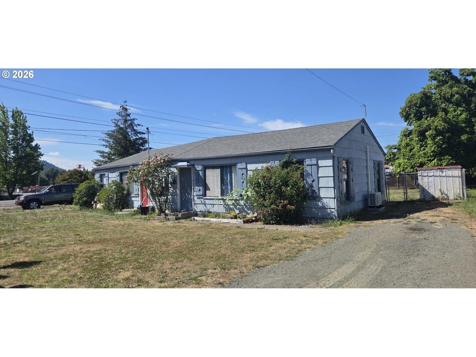 Listing photo 1 of 6