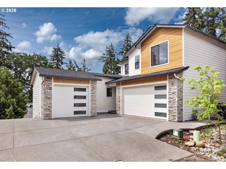 Listing photo 1 of 6