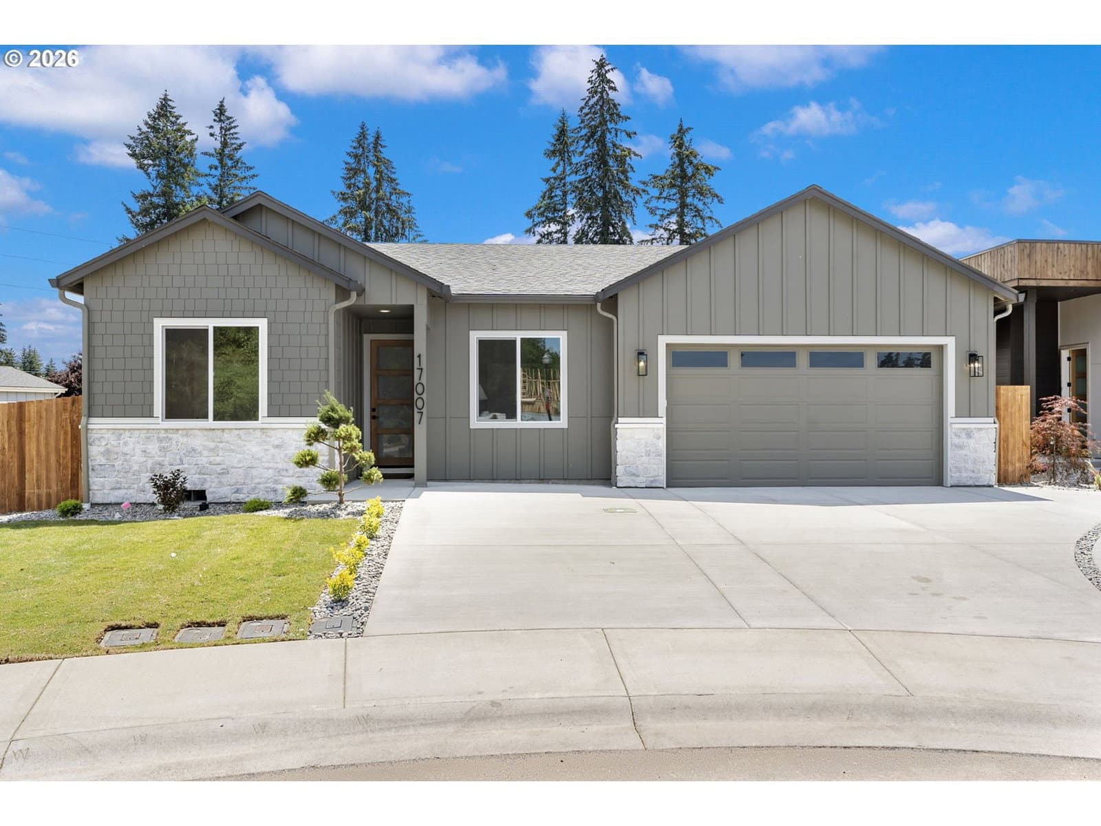 Listing photo 1 of 6